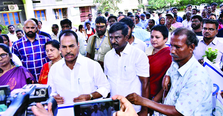 గాలి కాలుష్యాన్ని నియంత్రించాలి:ఎమ్మెల్యే