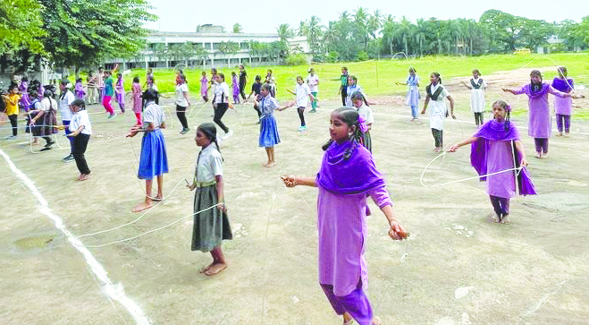 రోటరీ క్లబ్‌ ఆధ్వర్యంలో స్కిప్పింగ్‌ పోటీలు