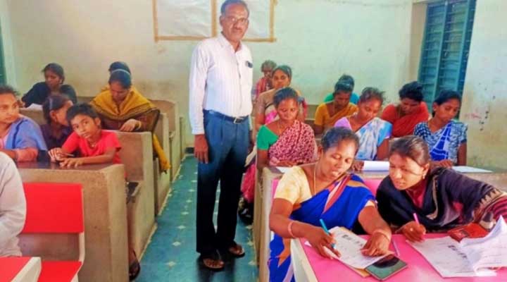 'అక్షర చైతన్యం'తో పరీక్షలపై అవగాహన