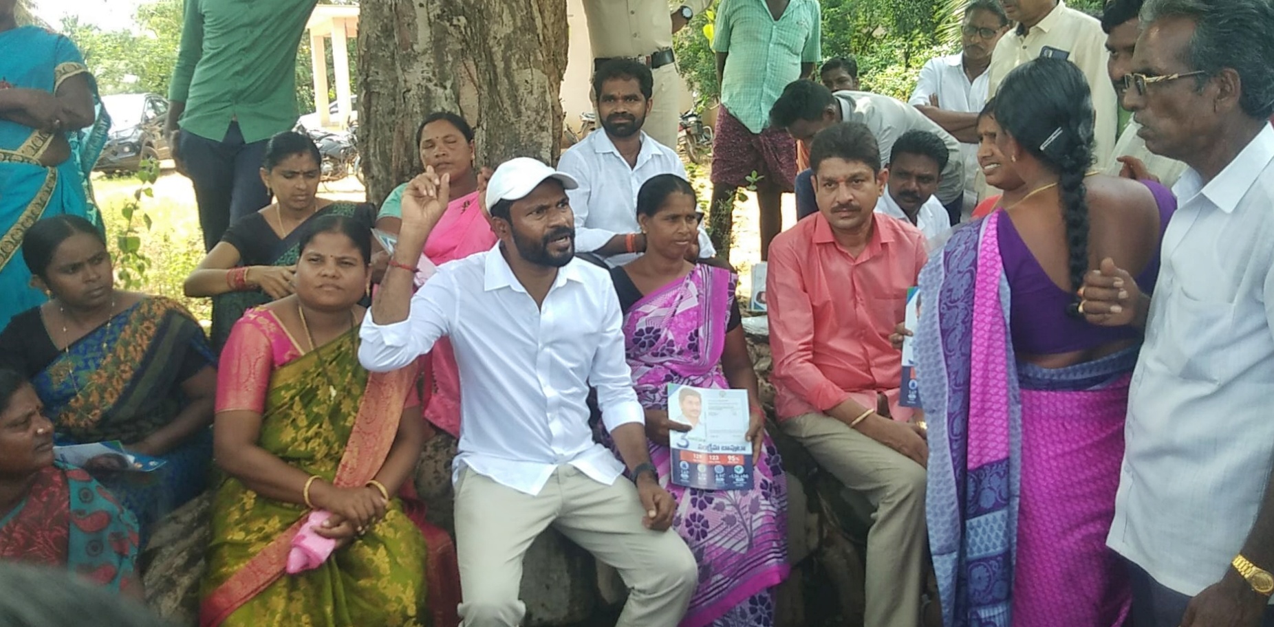 ప్రజాసమస్యల పరిష్కారానికి కృషి : ఎంఎల్‌ఎ