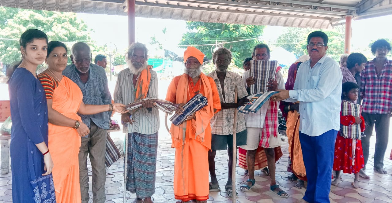 అనాధలకు దుప్పట్లు పంపిణీ