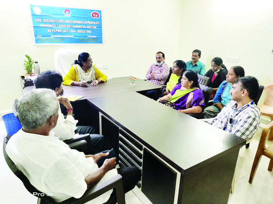 లింగ నిర్ధారణ పరీక్షలు నిర్వహిస్తే కఠిన చర్యలు