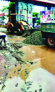 జనసేన దెబ్బకు అధికారుల పరుగులు