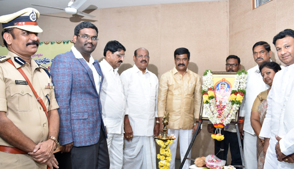 ఘనంగా విరాట్‌ విశ్వకర్మ యజ్ఞ మహోత్సవ కార్యక్రమం