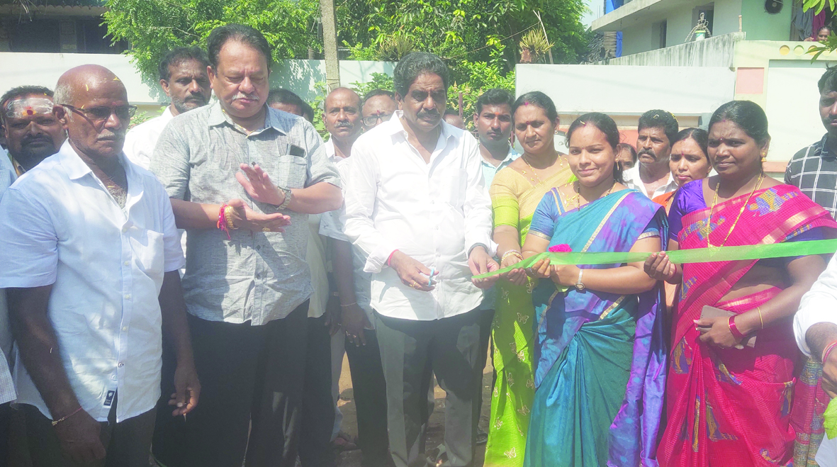 రహదారుల అభివృద్ధికి కృషి