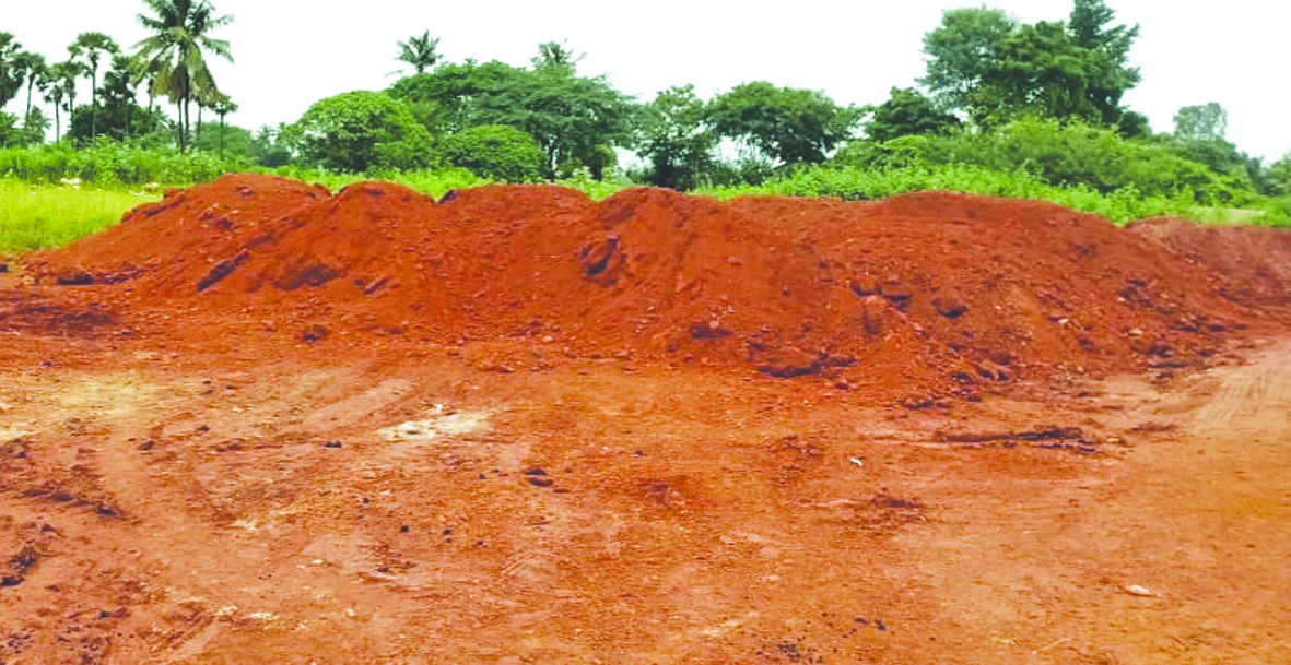 గ్రావెల్‌, కంకర అక్రమ నిల్వలు