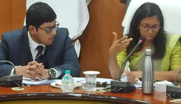 ఓటుకు ఆధార్‌ అనుసంధానం స్వచ్ఛందం