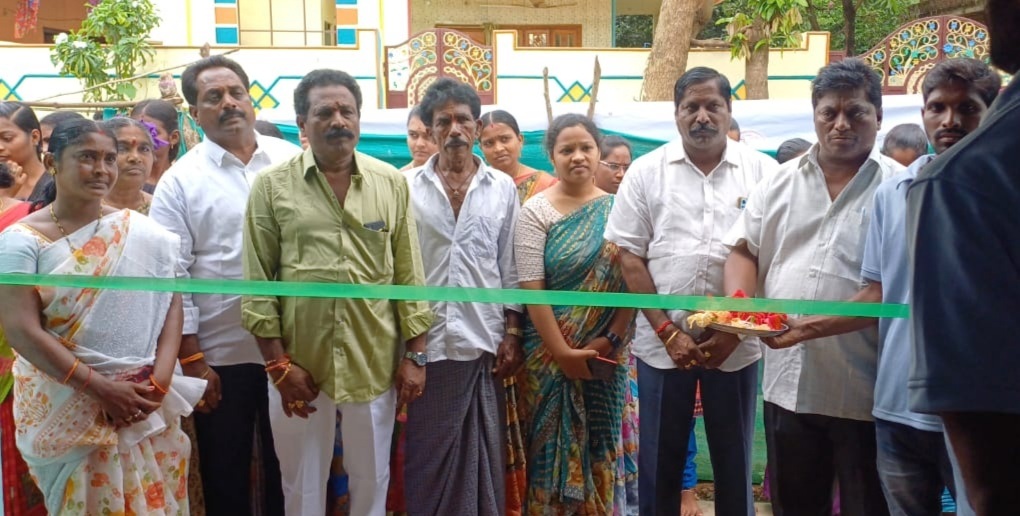 తిరుమలదేవిపేటలో ఉచిత కుట్టు మిషన్‌ శిక్షణా కేంద్రం ప్రారంభం