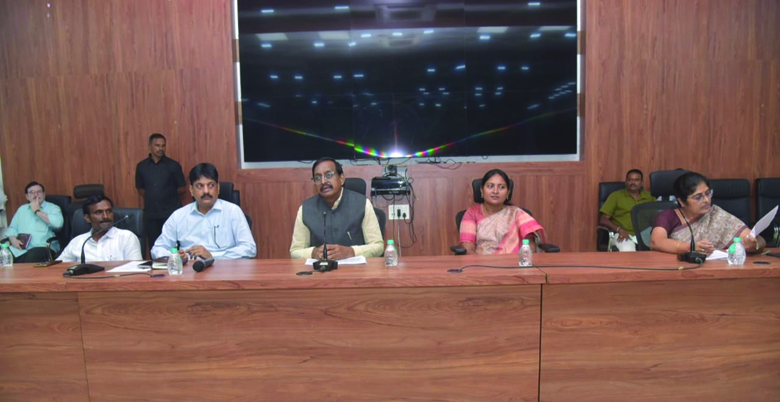 తెలుగులోనే ఉత్తరప్రత్యుత్తరాలు