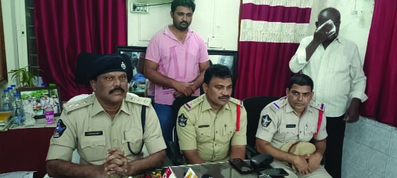 ద్విచక్ర వాహనాల దొంగ అరెస్ట్‌