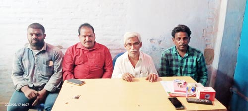 మాట్లాడుతున్న సిపిఐ నాయకులు బాలాజీ