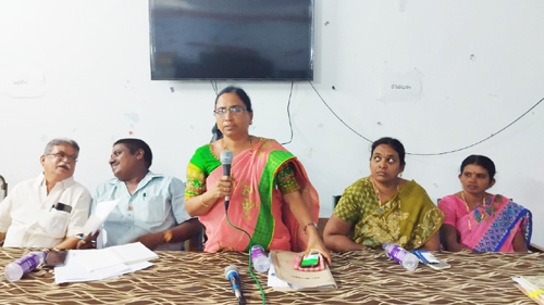 సమావేశంలో మాట్లాడుతున్న ఎంపీపీ డి వి లలిత కుమారి