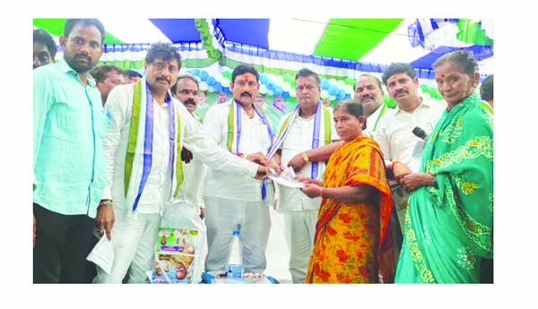 ఆర్థిక స్థితిగతులను మెరుగుపరచడానికే సంక్షేమం