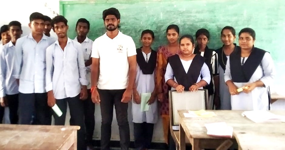 ఎస్ఎఫ్ఐ బాపట్ల జిల్లా కార్యదర్శి ఆర్య