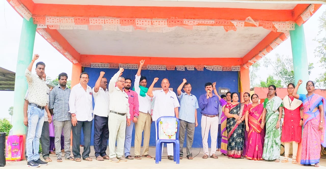 మహానీయులను ఆదర్శంగా తీసుకుకోవాలి : ఎంఎల్‌సి సాబ్జీ