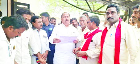 సంక్షేమ పథకాలతో కార్మికులకు ఆర్థిక లబ్ధి