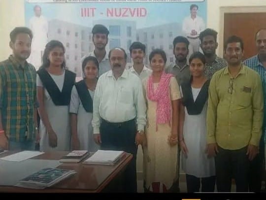 ఇంటర్న్‌షిప్‌కు ఎంపికైన ట్రిపుల్‌ ఐటీ విద్యార్థులు