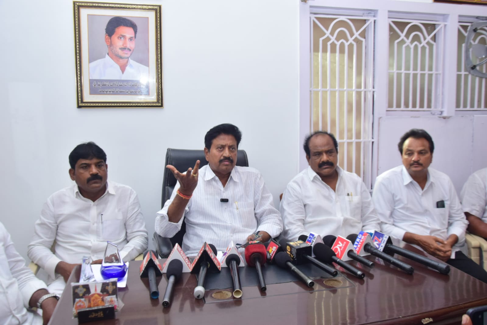 అవినీతికి కేరాఫ్‌ చంద్రబాబు పాలన ఎమ్మెల్యే మల్లాది విష్ణు