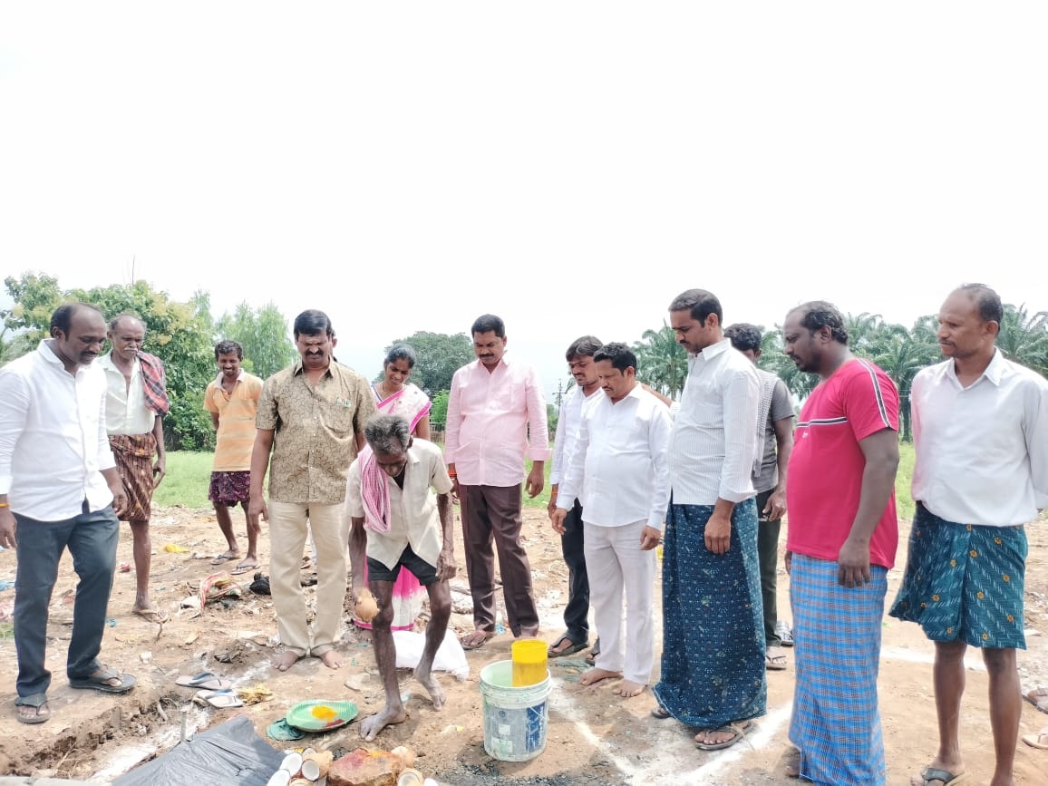 రూ.40 లక్షల నిధులతో అభివృద్ధి పనులకు శంకుస్థాపన