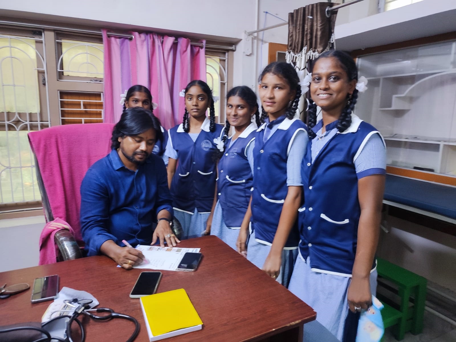 శ్రీ సాయి వాసవి విద్యానికేతన్‌లో మెడికల్ క్యాంపు