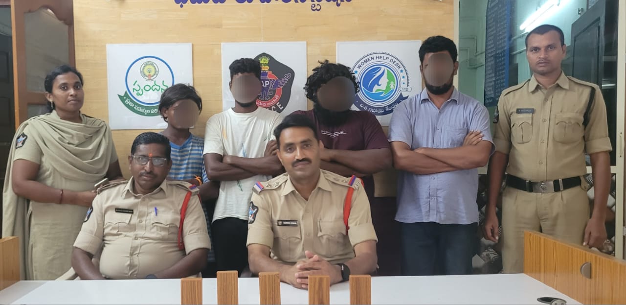 మనస్తాపంతో వివాహిత ఆత్మహత్య