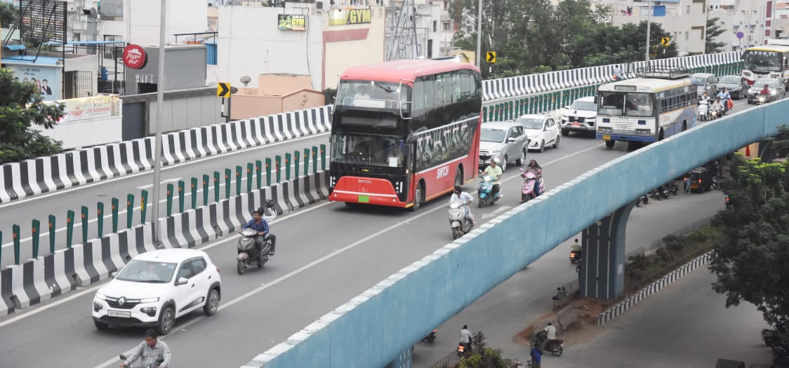డబుల్‌ డెక్కర్‌ ట్రయల్‌రన్‌ 