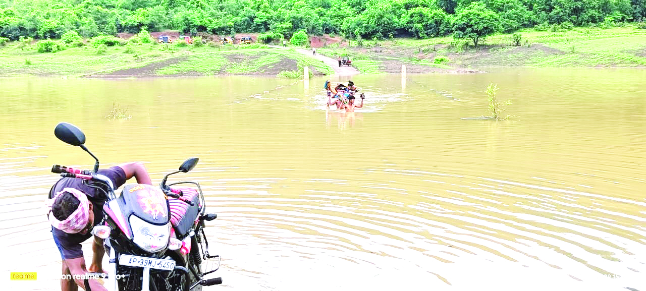 పెరుగుతున్నగోదావరి వరద