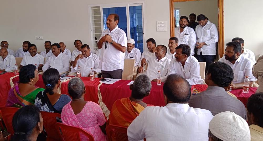  సమావేశంలో మాట్లాడుతున్న ఎమ్మెల్యే శ్రీకాంత్‌రెడ్డి