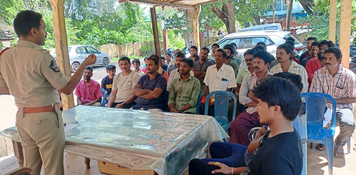 వివాదాలకు తావులేకుండా ఉత్సవాలు చేసుకోవాలి