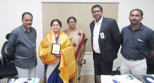 గుంటూరు ఆర్‌విఆర్ అండ్ జెసి కళాశాల అధ్యాపకులు, మోటివేషనప్ స్పీకర్, లైఫ్ కోచ్ సుజాత