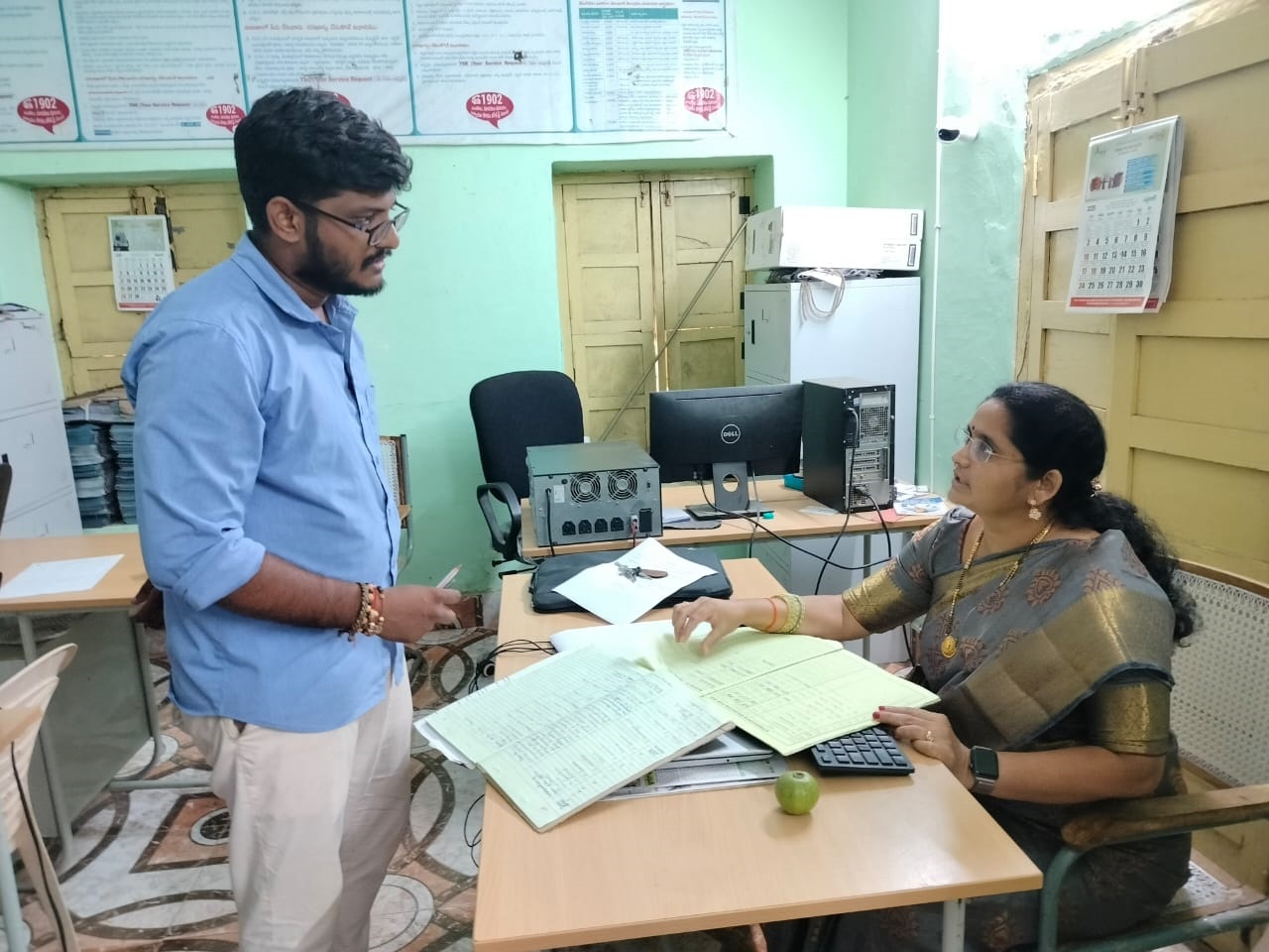 సచివాలయ ఉద్యోగులు పారదర్శకంగా సేవలందించాలి