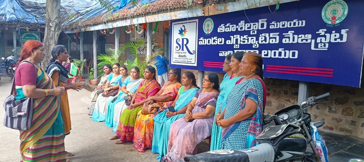 అంగన్‌వాడీల సమస్యలు పరిష్కరించాలి