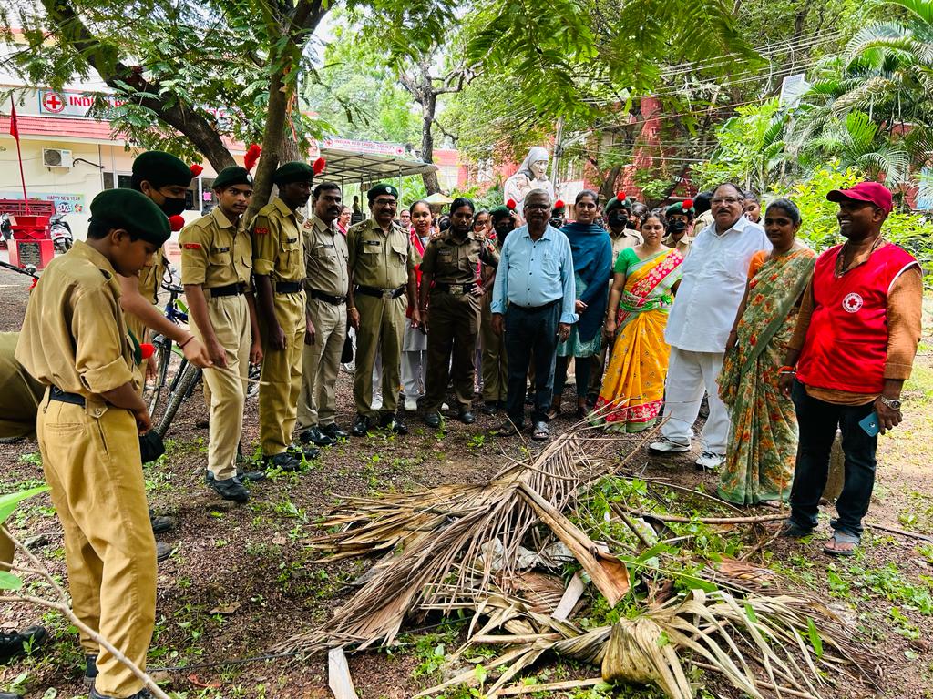 'పరిసరాల భాద్యత అందరిదీ'