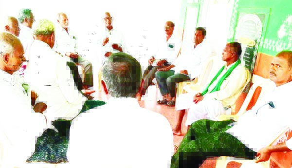 నష్ట పరిహారం చెల్లించాలి : రైతుసంఘం