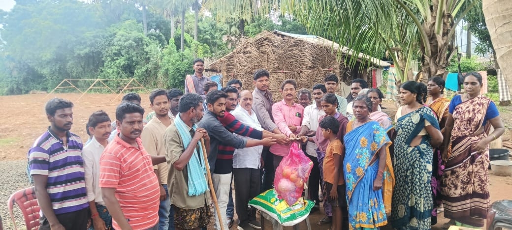 మృతుడి కుటుంబానికి జనసేన ఆర్థిక సాయం