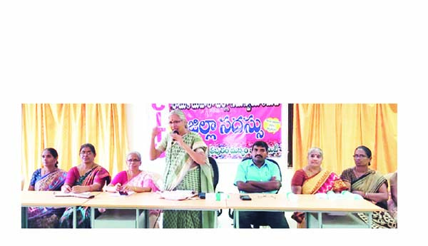 మహిళా సాధికారత జాడేది?