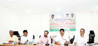 సమావేశంలో మాట్లాడుతున్న సుకుమార్‌రెడ్డి