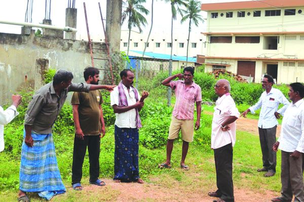 దళిత లబ్ధిదారుల భూముల పరిశీలన