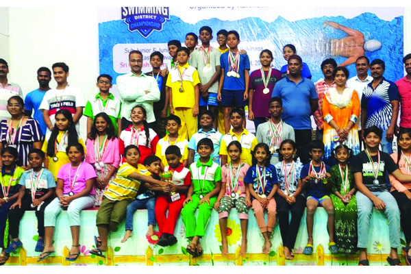 శ్రీ ప్రకాష్‌లో జిల్లాస్థాయి స్విమ్మింగ్‌ పోటీలు