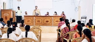 సమావేశంలో మాట్లాడుతున్న డిపిఒ ధనలక్ష్మి