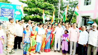 కలశ యాత్రలో పాల్గొన్న అధికారులు, విద్యార్థులు