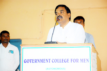 మాట్లాడుతున్న డిప్యూటీ సిఎం అంజాద్‌బాషా