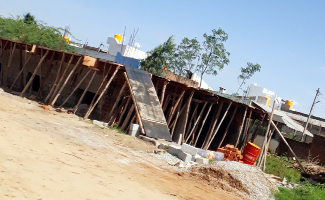 ప్రభుత్వ జాగా.. వేసేరు పాగా  