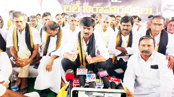 పులివెందుల : మీడియాతో మాట్లాడుతున్న బిటెక్‌ రవి