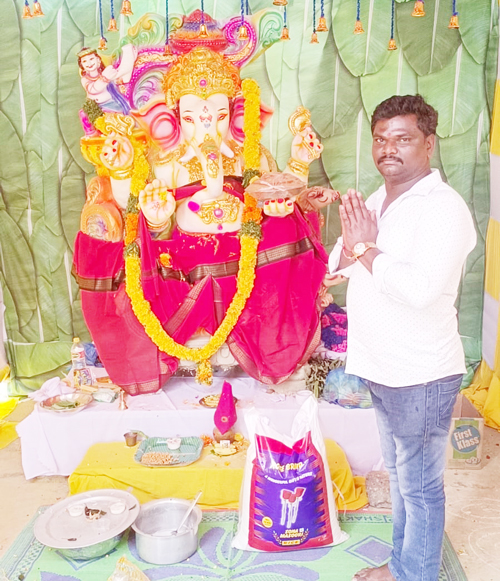 వినాయకుని మందిరాలకు పీఎస్ఆర్ ఫిషరీస్ అండ్ కో ఆధ్వర్యంలో 25కేజీల రైస్ బ్యాగు