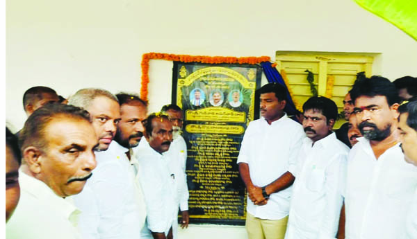 మంత్రి అమర్‌నాథ్‌ పర్యటన