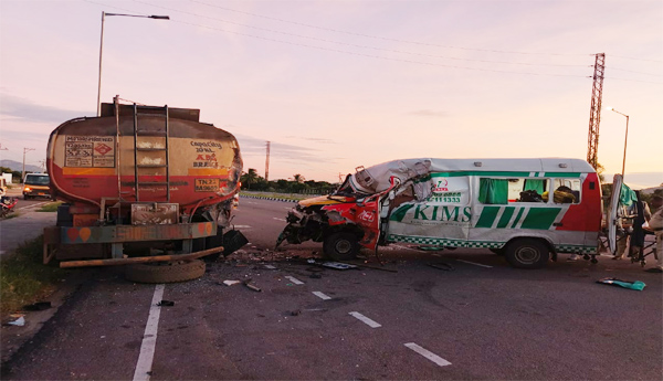 Ambulance-collided-with-a-palavan-4-dead