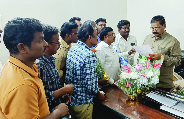 ప్యాసింజర్‌ రైళ్లను పునరుద్ధరించాలి
