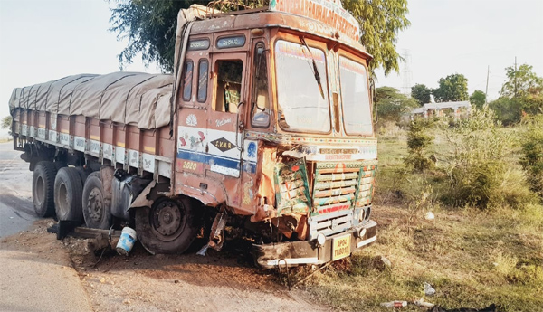 Fatal-road-accident-in-Annamaiya-district-five-dead