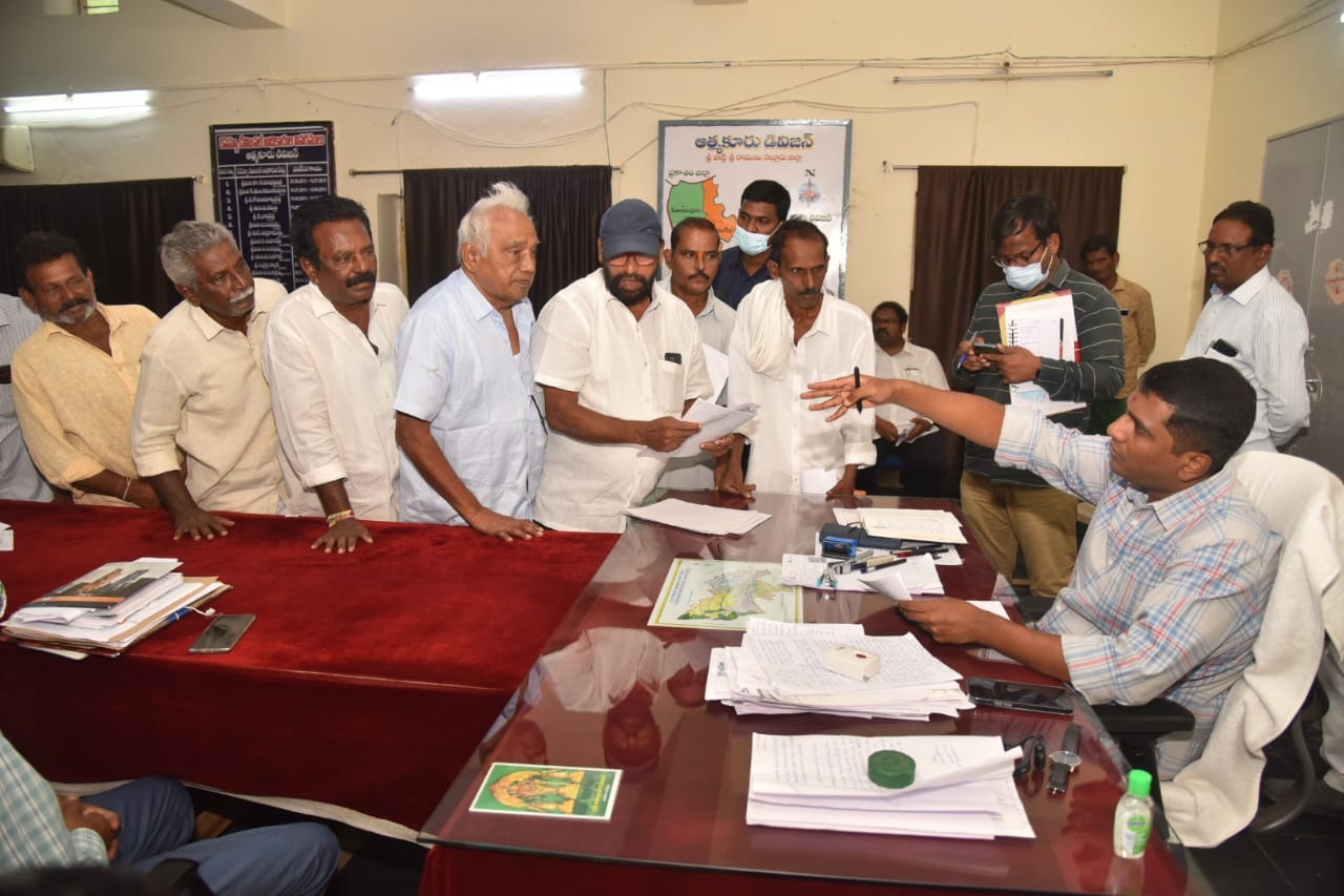'జగనన్నకు చెబుదాం'కు విశేష స్పందన